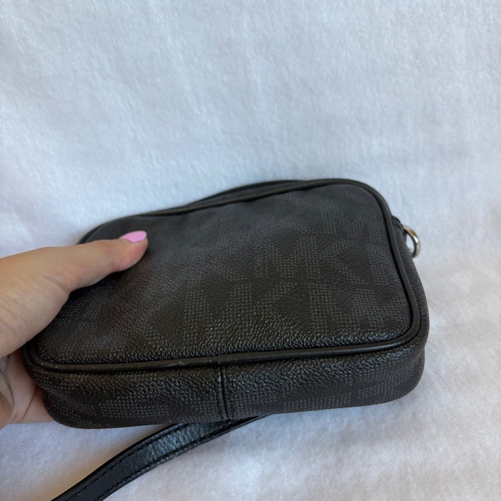 Michael Kors Black Monogram Crossbody Camera Bag Silver Hardware - Picture 4 of 7